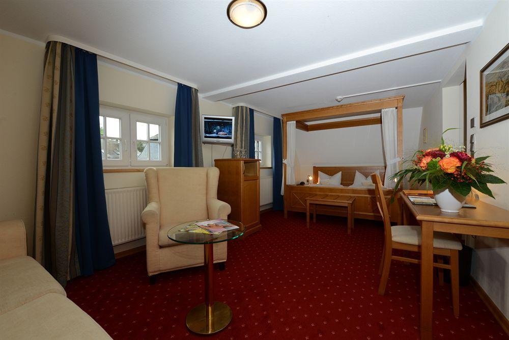 Hotel Blaue Ecke Adenau Esterno foto